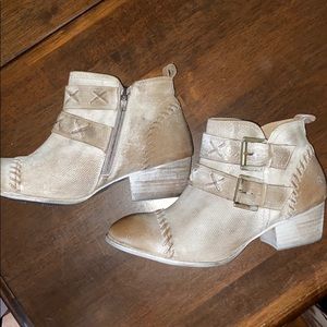 Roan Ankle Boots 7 1/2, brown whitewashed distress